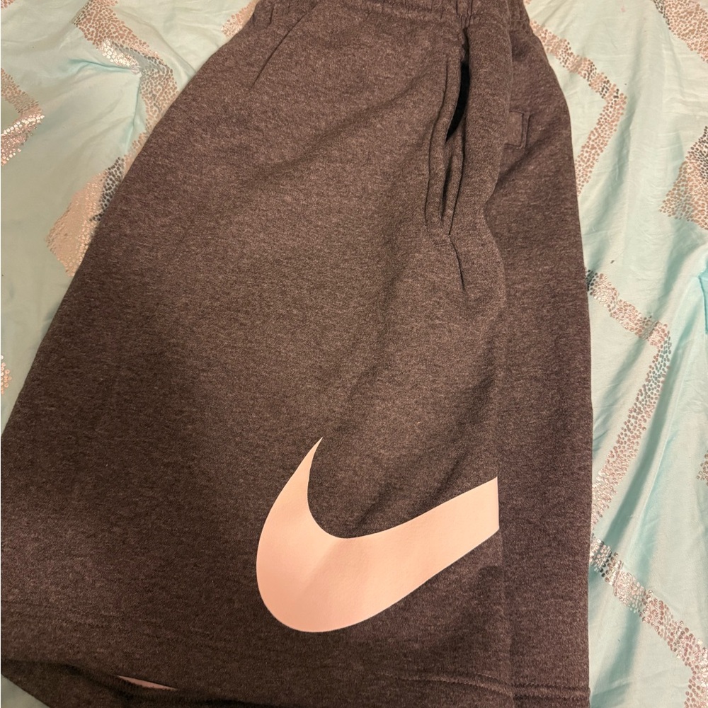 Nike Men's Dark Gray Shorts with White Swoosh logo. Men’s Large. BNWT! - Picture 4 of 4